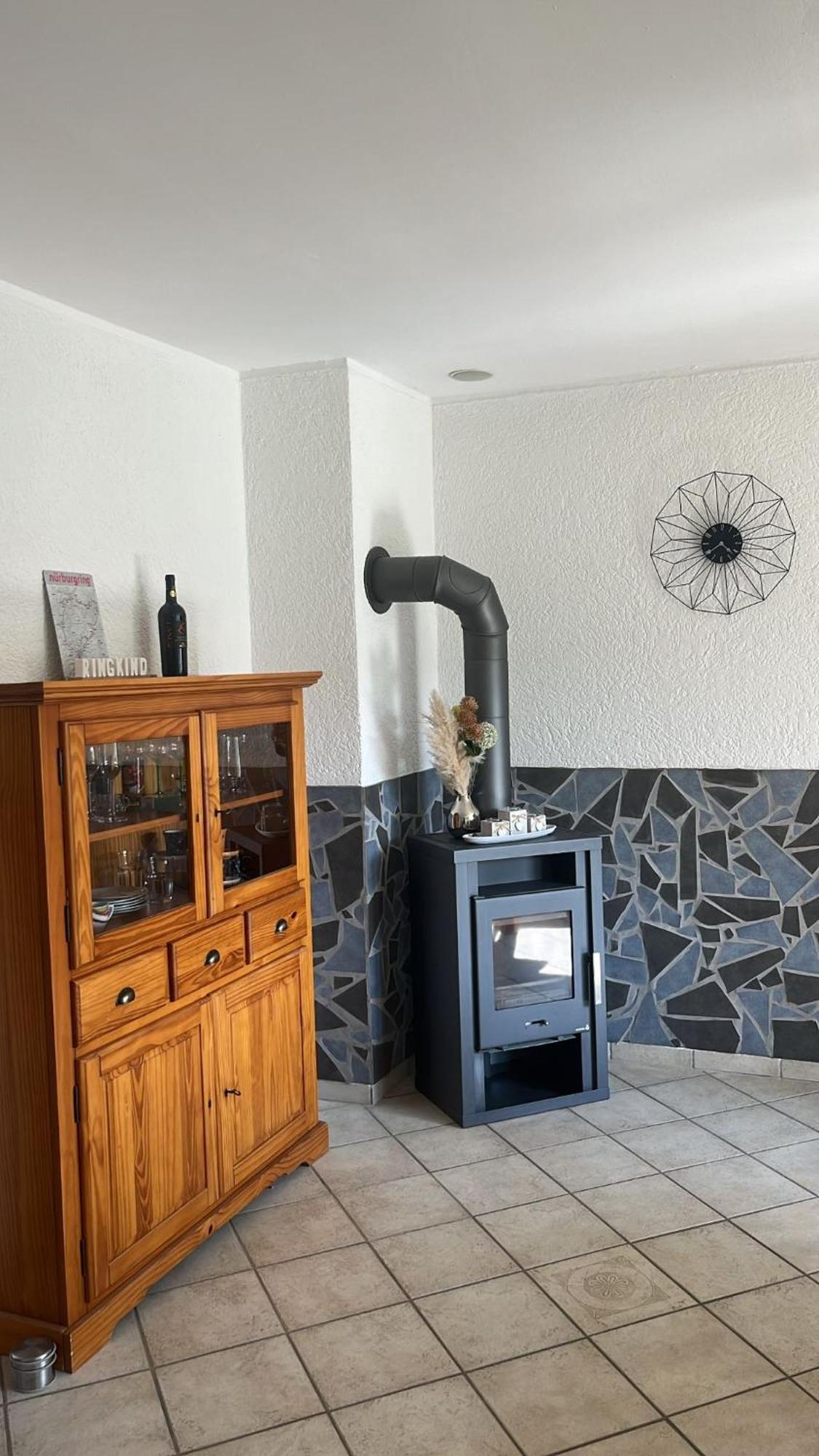 Fewo Hoheeifel, 1 Haus Mit 2 Apartments 5 Schlafzimmer In Kelberg Naehe Nuerburgring Esterno foto